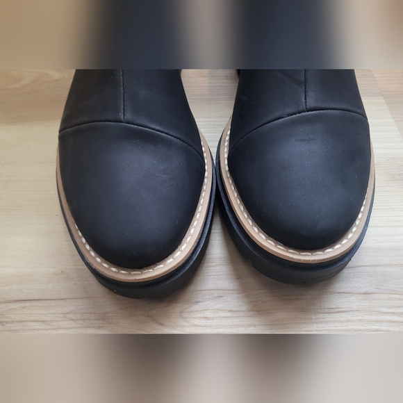 Tom Skylar Bootie - Picture 6 of 7